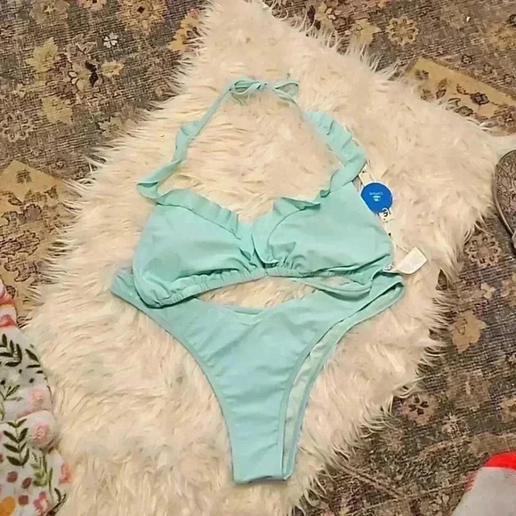 Cupshe Bikini - Picture 1 of 9